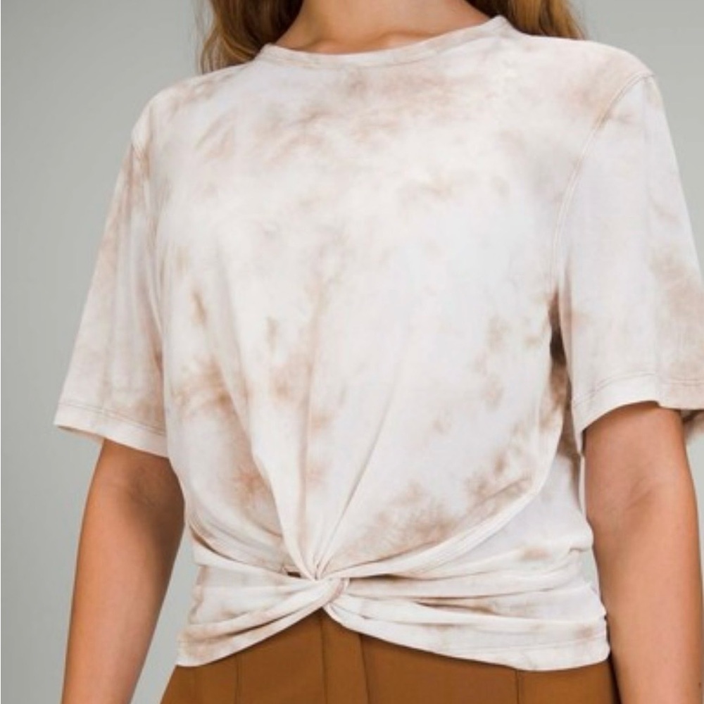 lululemon athletica Cream and Tan Short Sleeve Tee